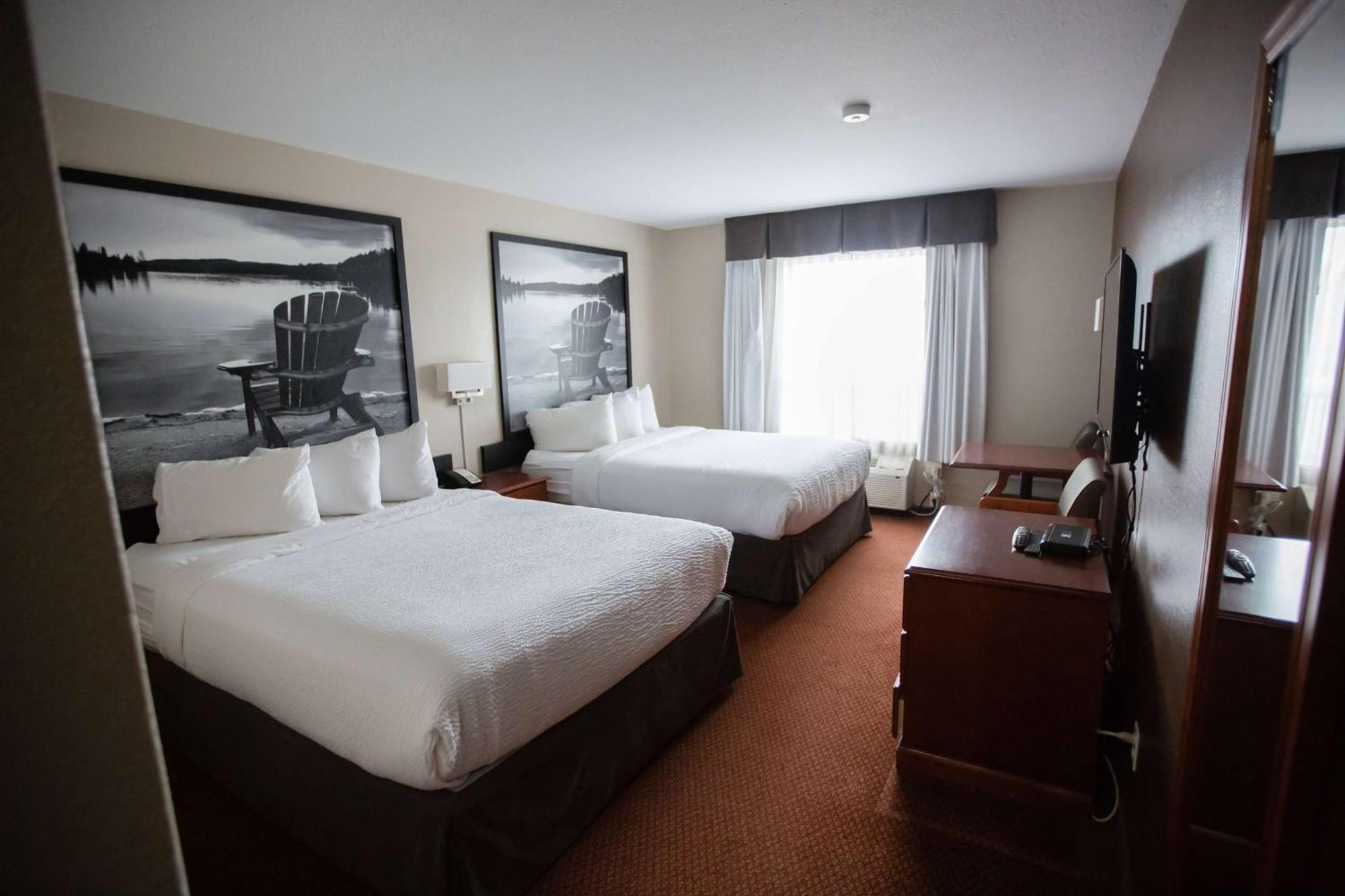 Super 8 By Wyndham Whitecourt Hotell Exteriör bild
