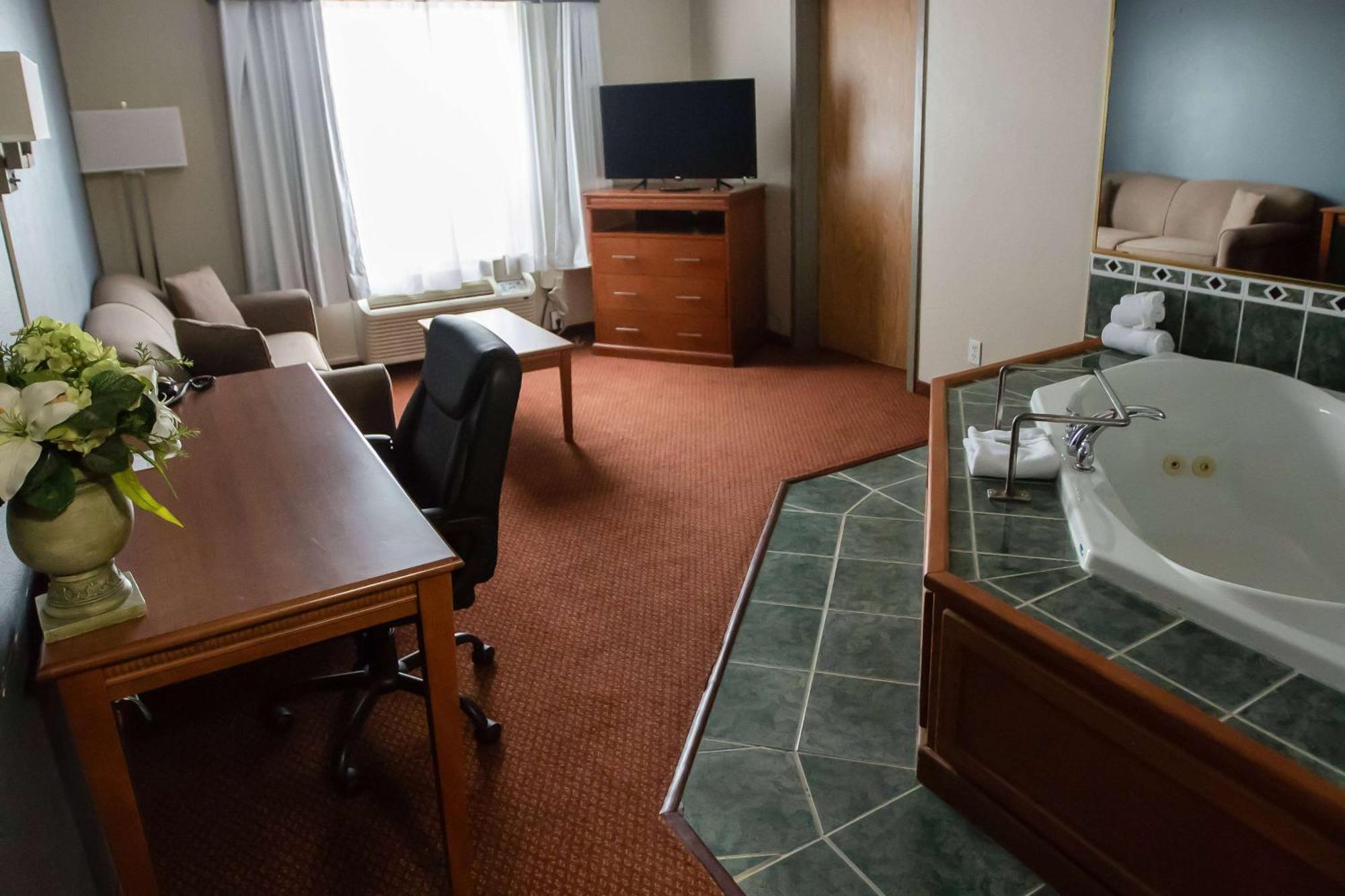 Super 8 By Wyndham Whitecourt Hotell Exteriör bild